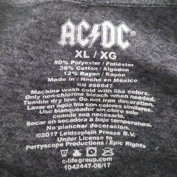 Vintage AC/DC Men's (Size XL/Black & Gray) World Tour 1981-82 T-Shirt - Picture 3 of 5